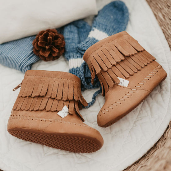 Load image into Gallery viewer, Desert Sand Cozy Boot {Premium Leather}

