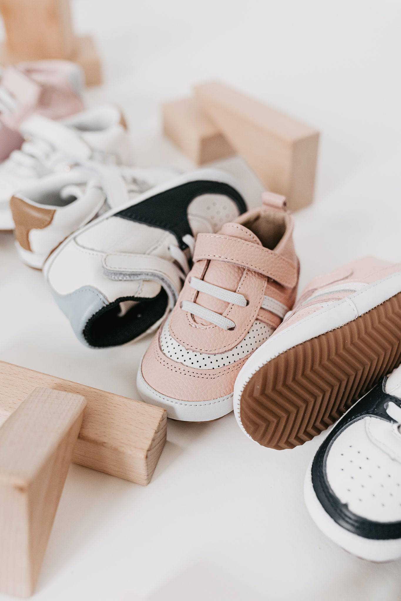 Little Love Bug Co. Sneaker The Henry Low Top