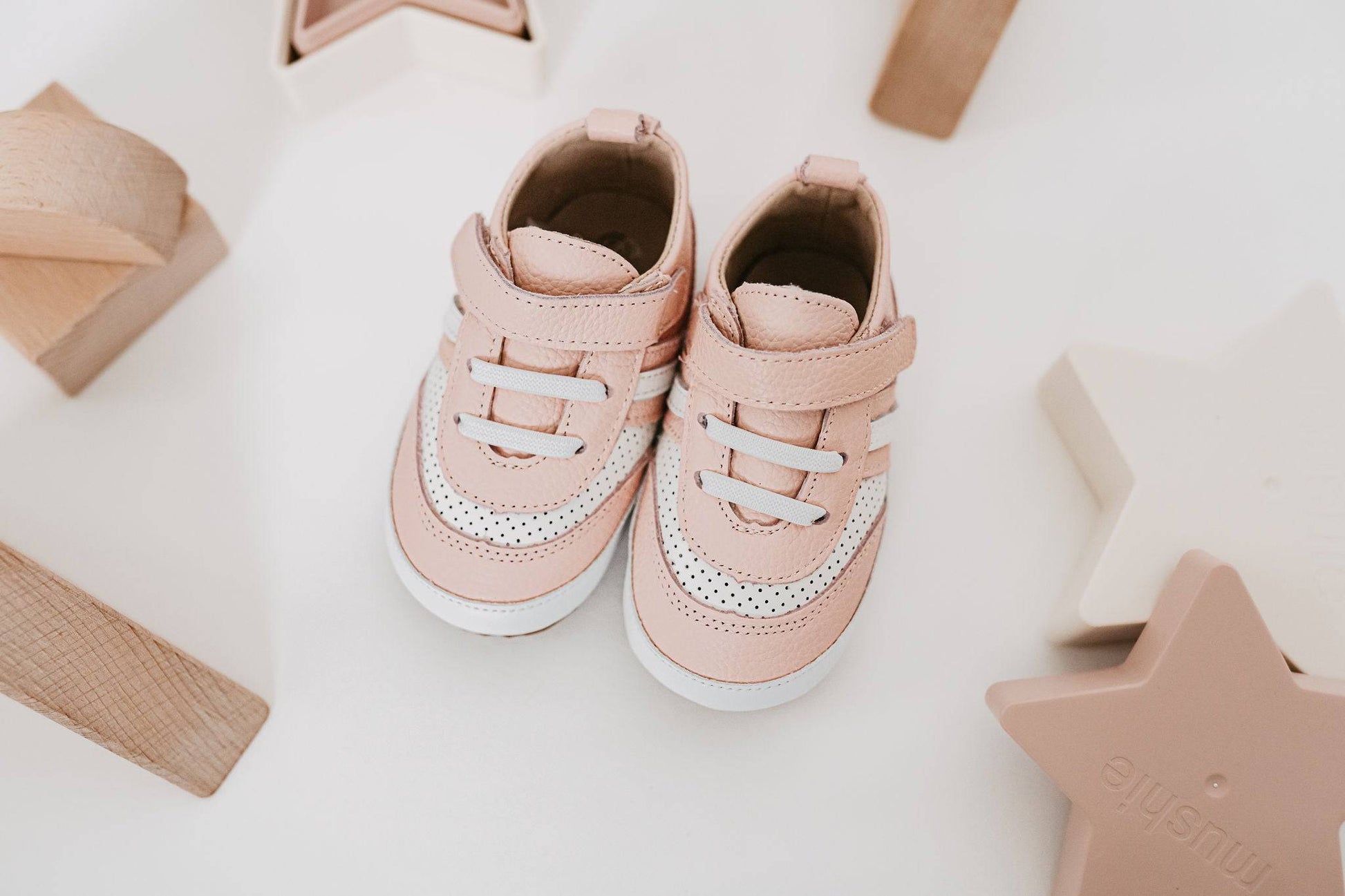 Little Love Bug Co. Sneaker The Henry Low Top