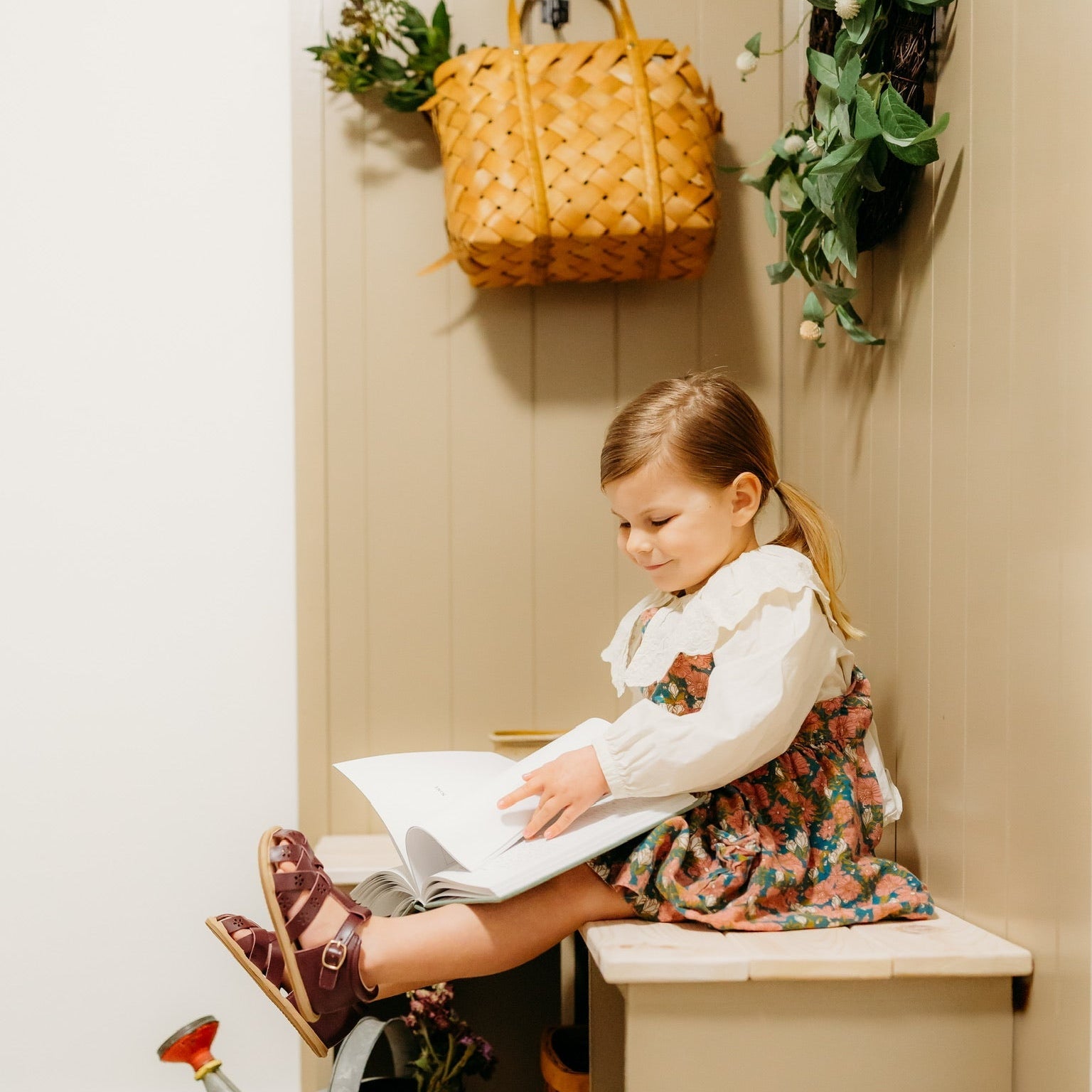 The Closed Toe Sandal - Little Love Bug Co.