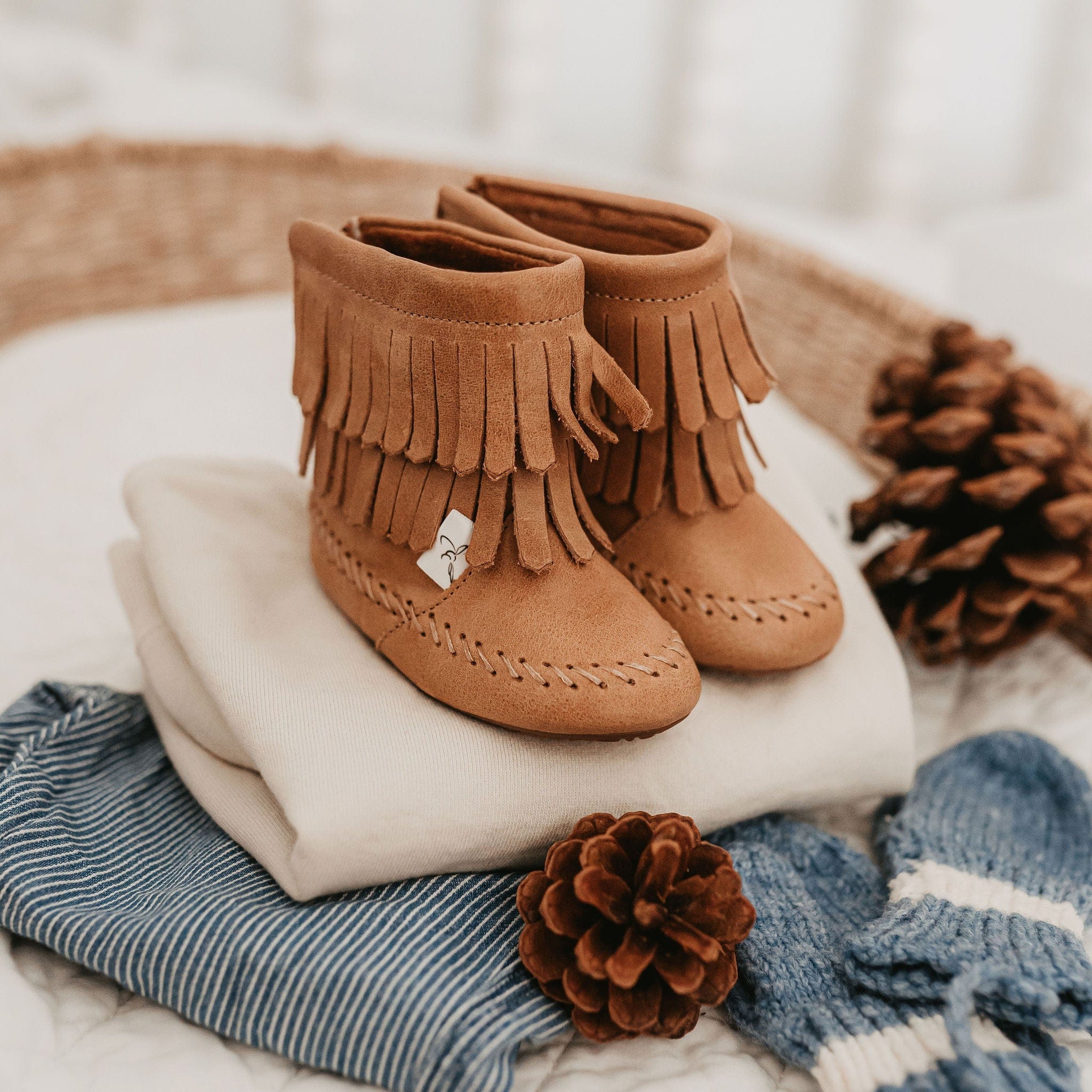 The Cozy Boot | Warm Barefoot Boots for Kids | Little Love Bug