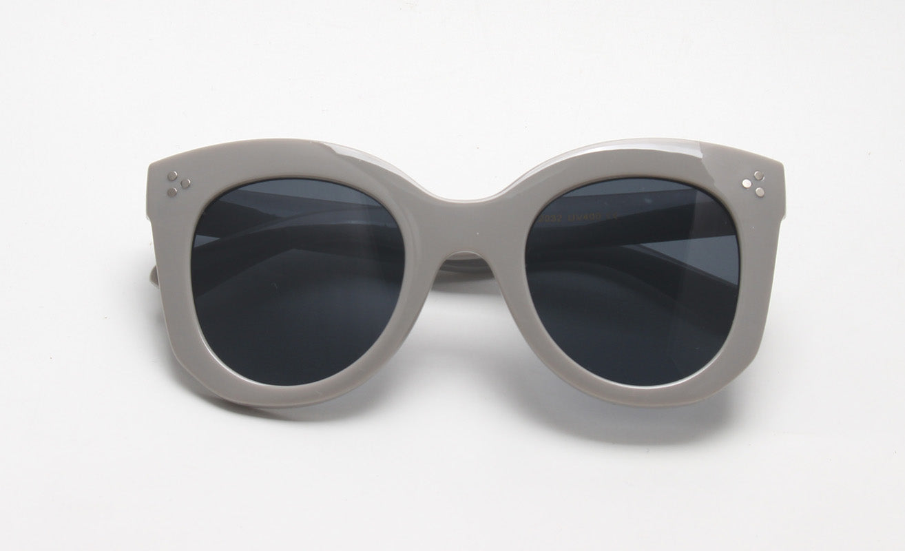 Load image into Gallery viewer, Angelina Sunnies Sunglasses Little Love Bug Co. Gray 
